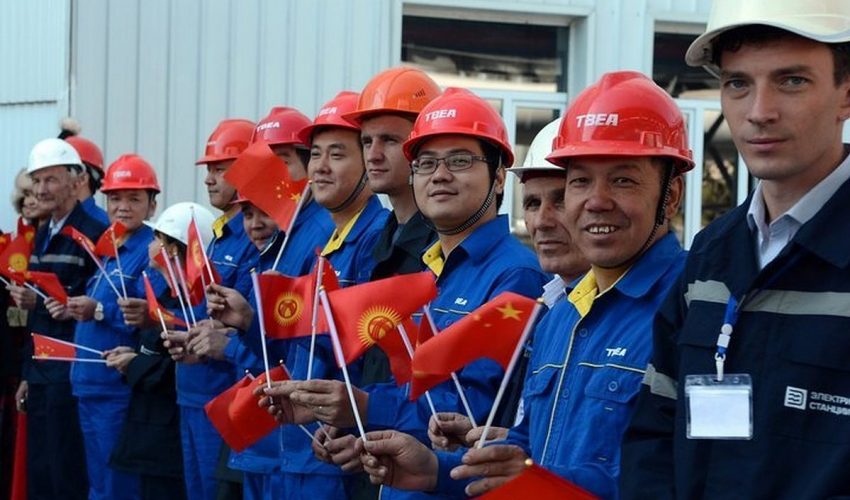 Больше всего в Кыргызстане официально числится работяг китайцев – их три четверти от общего числа гастарбайтеров.