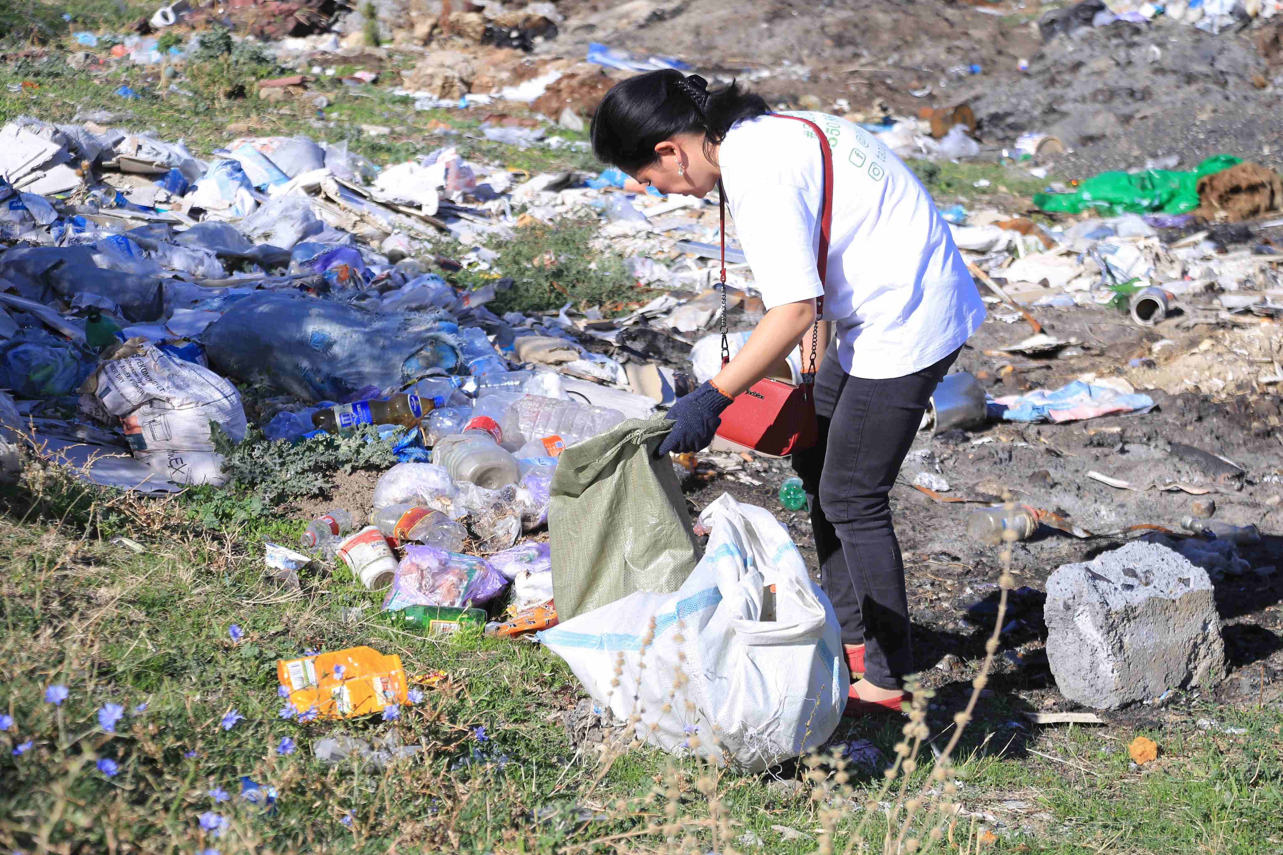 Почти 1 тысяча грузовиков мусора! Столько собрали в Кыргызстане во Всемирный день чистоты