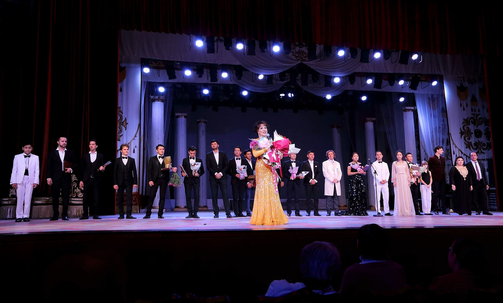 Певческие шансы, нюансы и реверансы. В Бишкеке состоялся конкурс «Среднеазиатская романсиада»