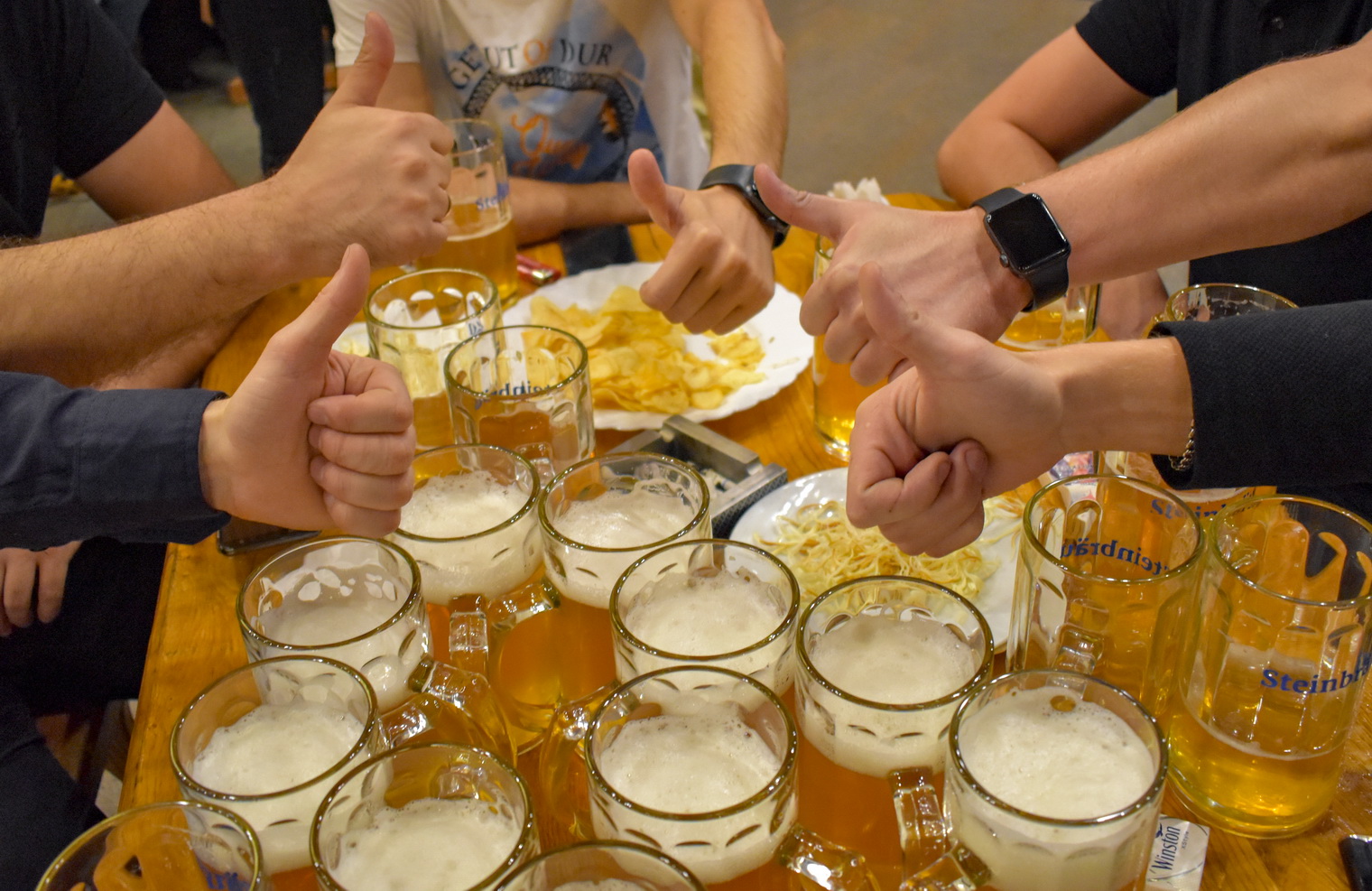 Сосиски, пиво, рок-н-ролл! Компания «Штайнброй» провела в Бишкеке свой «Октоберфест»