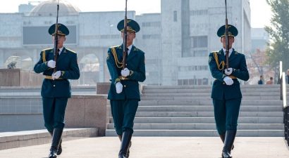 Гвозди бы делать из них! В Кыргызстане есть свои претенденты на премию World Men’s Day
