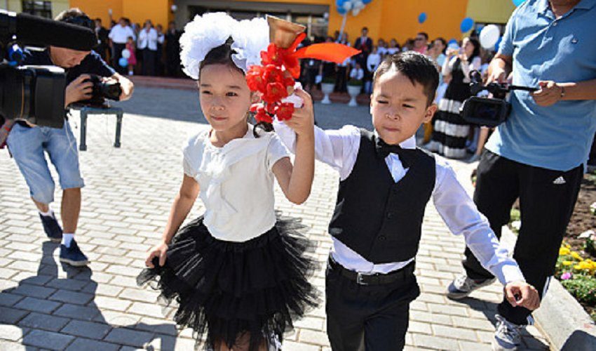 Учебный год в Кыргызстане теперь всегда будет начинаться 15-сентября