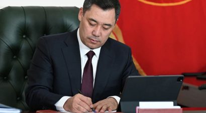 Садыр Жапаров подписал закон о выборах