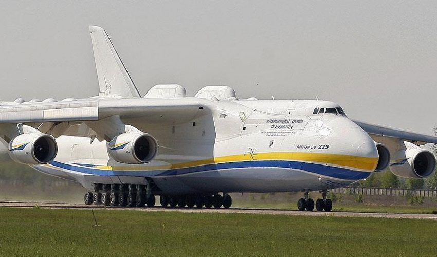 Самый большой самолёт в мире в третий раз прилетает в Кыргызстан