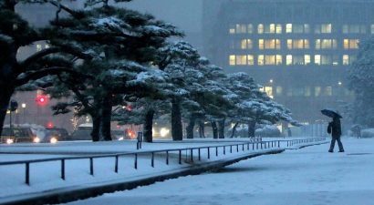 Япония: сильный снегопад обрушился на ряд префектур