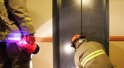 Отключение электричества: в столице 45 человек застряли в лифтах