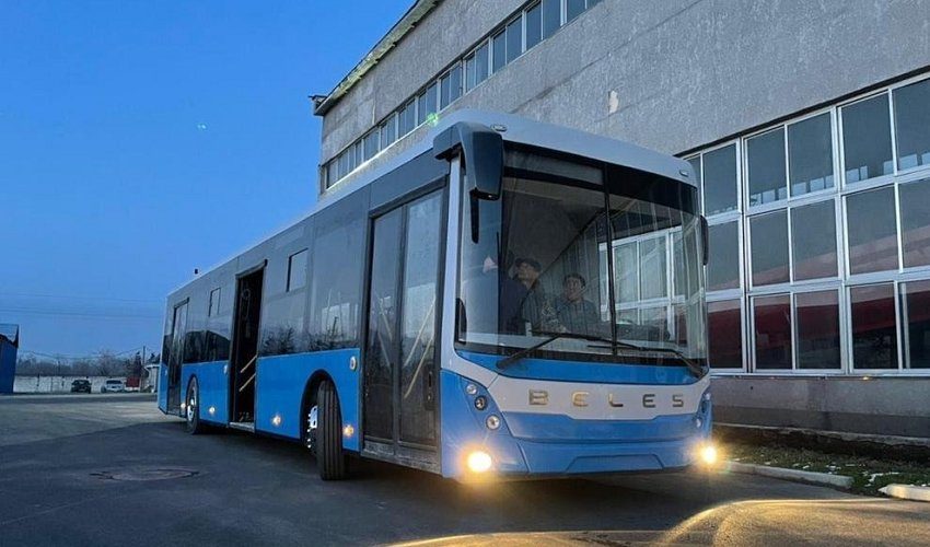 В Кара-Балте состоялся запуск первого отечественного автобуса