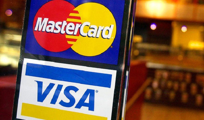 В некоторых банках КР могут перестать работать карты Visa и Mastercard