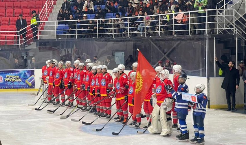 Чемпионат мира по хоккею в IV дивизионе: Сборная КР с разгромным счетом выиграла команду Ирана