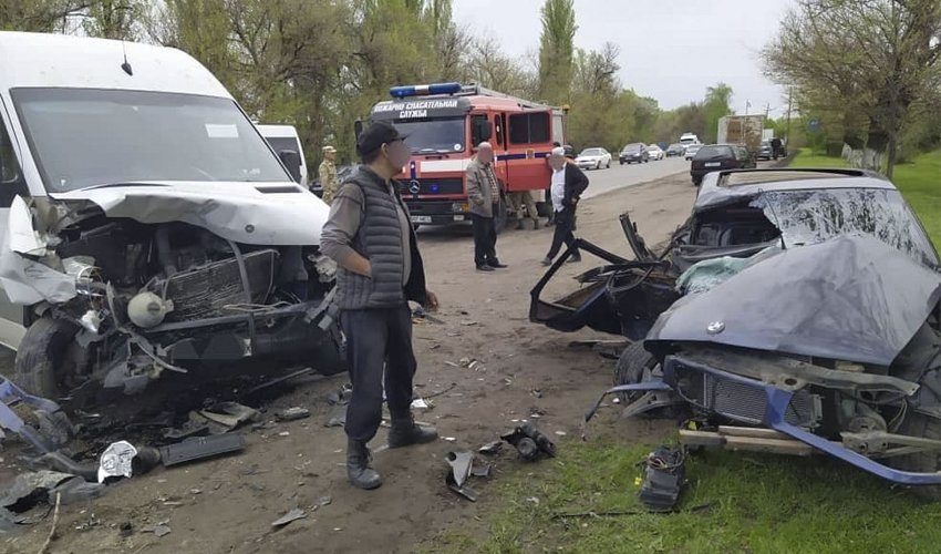 ДТП в селе Киргшелк: мужчину зажало в машине