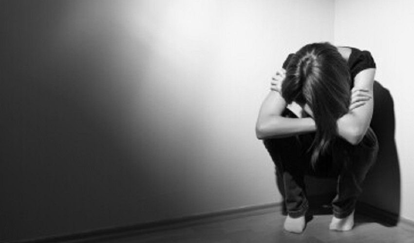 15-летняя девочка обвинила своего парня-ровесника в изнасиловании
