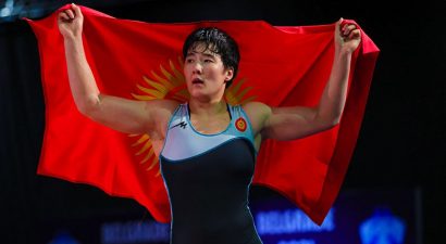 Чемпионат Азии по борьбе: Айпери Медет кызы и Мээрим Джуманазарова в финале