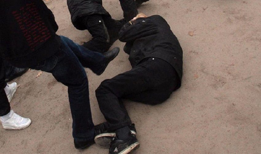 На Иссык-Куле старшеклассники избили замдиректора школы
