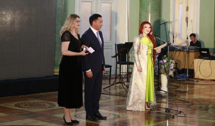 В столице прошла торжественная церемония награждения медалями им. Чынгыза Айтматова