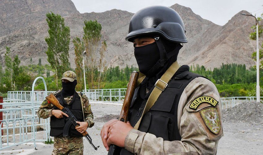 Перестрелка на границе Кыргызстана и Таджикистана. Что сейчас происходит в Баткенской области?