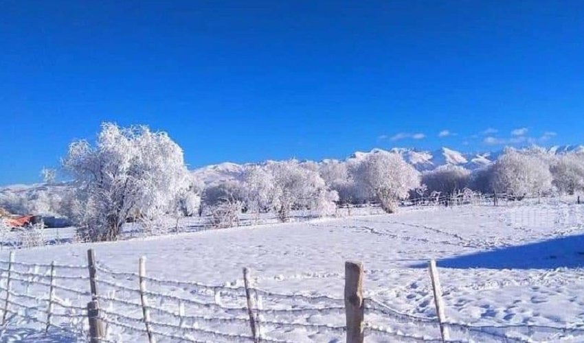 Снежная, холодная, красивая... В Ат-Башы началась зима