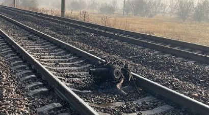 В Казахстане 6 человек погибли при столкновении машины с поездом