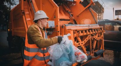Названа главная причина, почему Бишкек утопает в мусоре
